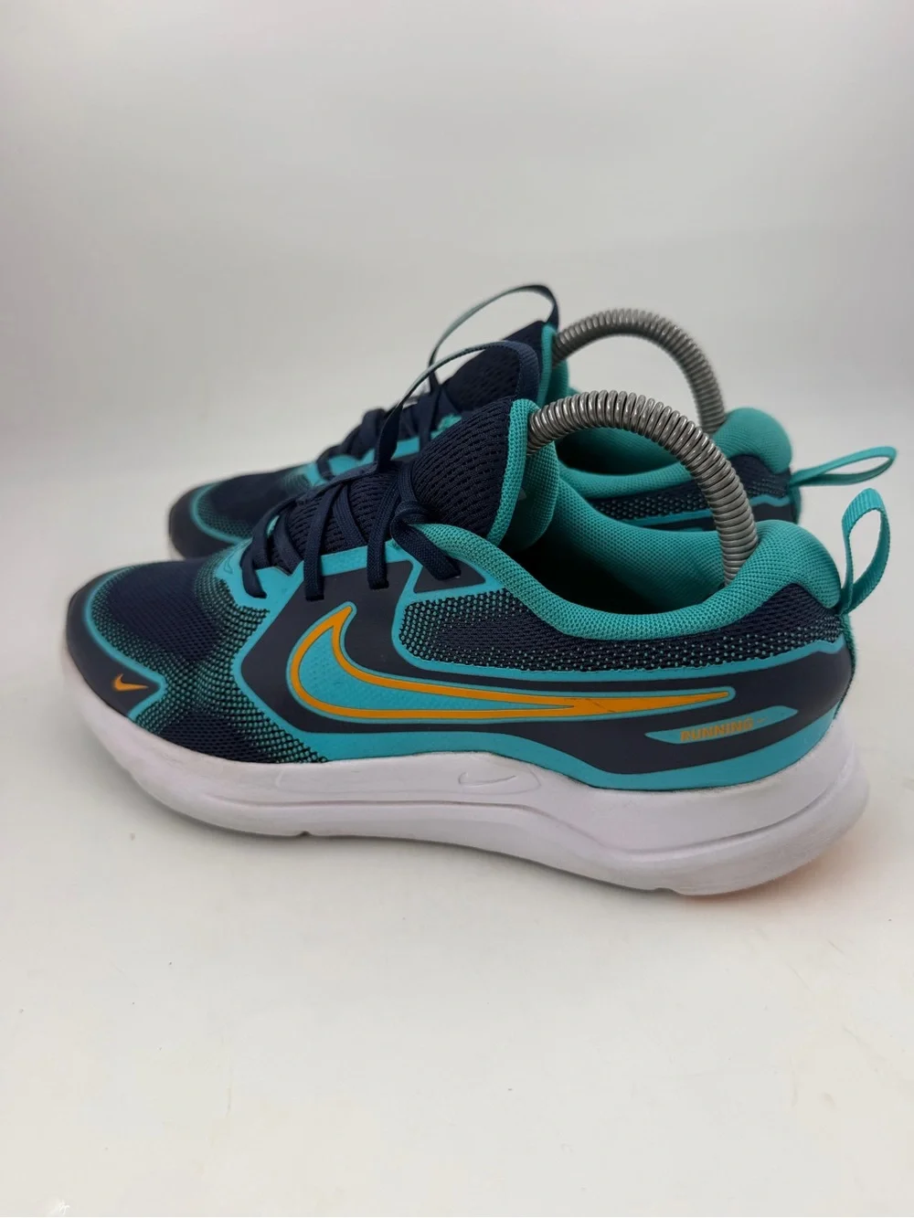 Nike Kids Cosmic Runner -SZ 6Y- Blue White Athletic Running Shoes Sneakers